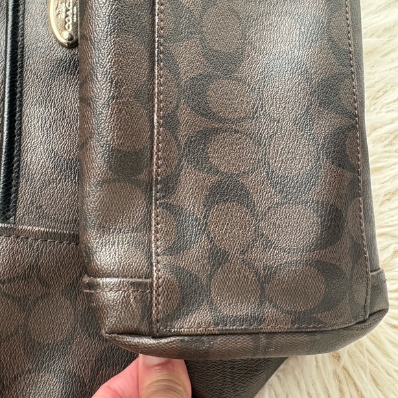 Coach Signature Purse- beautiful & great price!! - Picture 13 of 15
